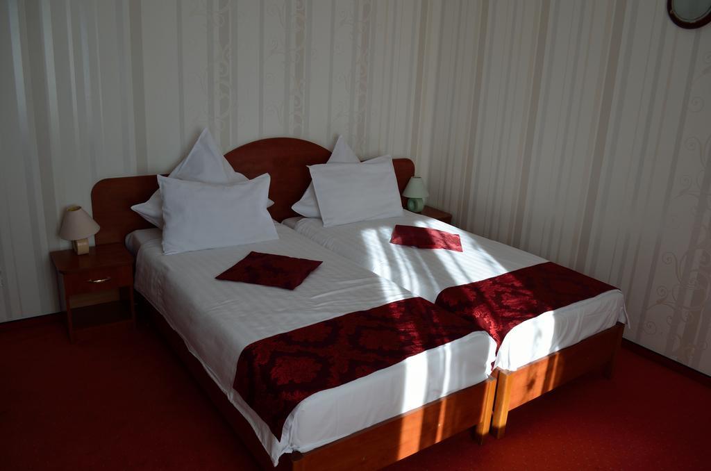 Hotel Rusu Petroşani Εξωτερικό φωτογραφία